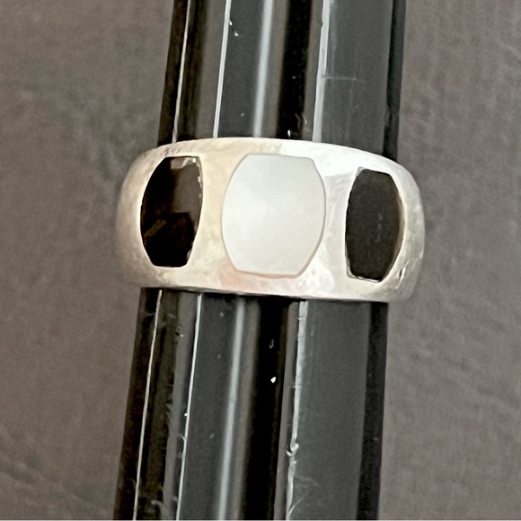 Vintage sterling silver 925 black onyx and mother of pearl ring Size 5.75 - Picture 3 of 10